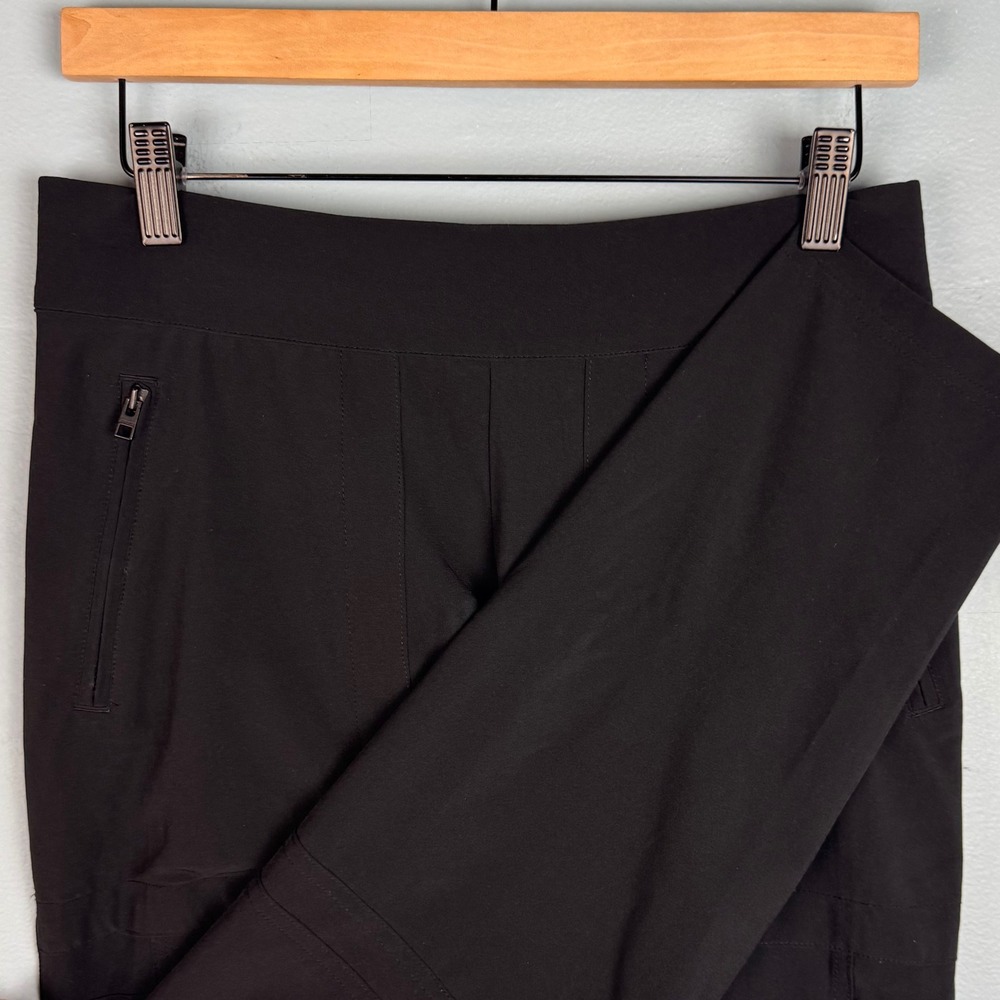 Athleta Chelsea Utility Cargo 28" Pants Womens 6 Black Zip Pockets Elastic Waist